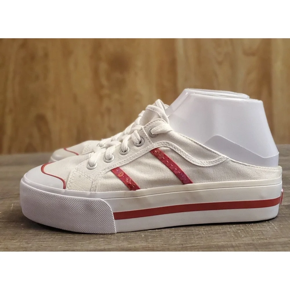 No Boundaries Slip On‎ Shoes White & Red Lace Up Women's Size 8.5